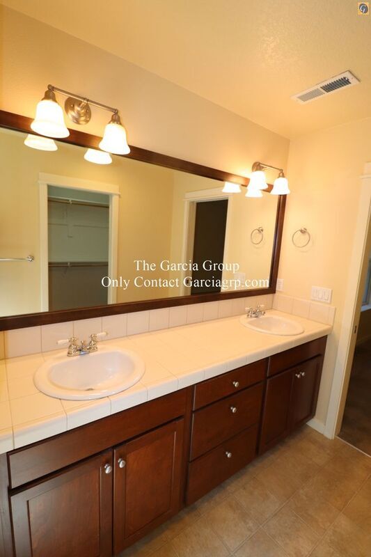 Building Photo - 7736 SW Cypress Ln