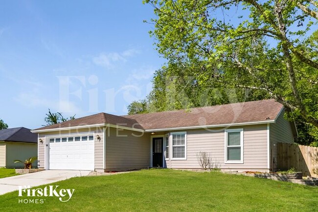 Building Photo - 1598 Twin Oak Dr W