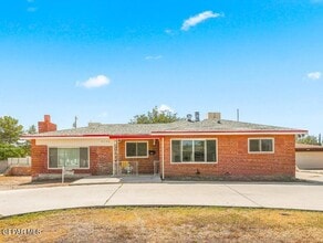 Building Photo - 8398 Beverly Pl