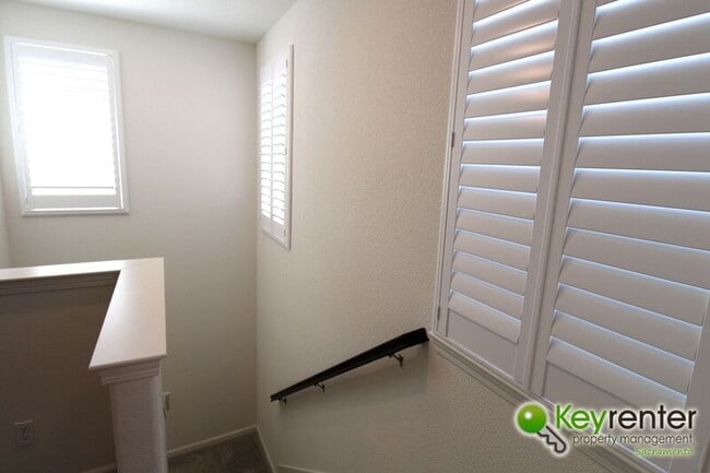 Building Photo - 1061 Chapelhill Ln