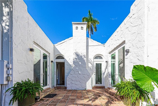 Building Photo - 1220 SE 2nd St