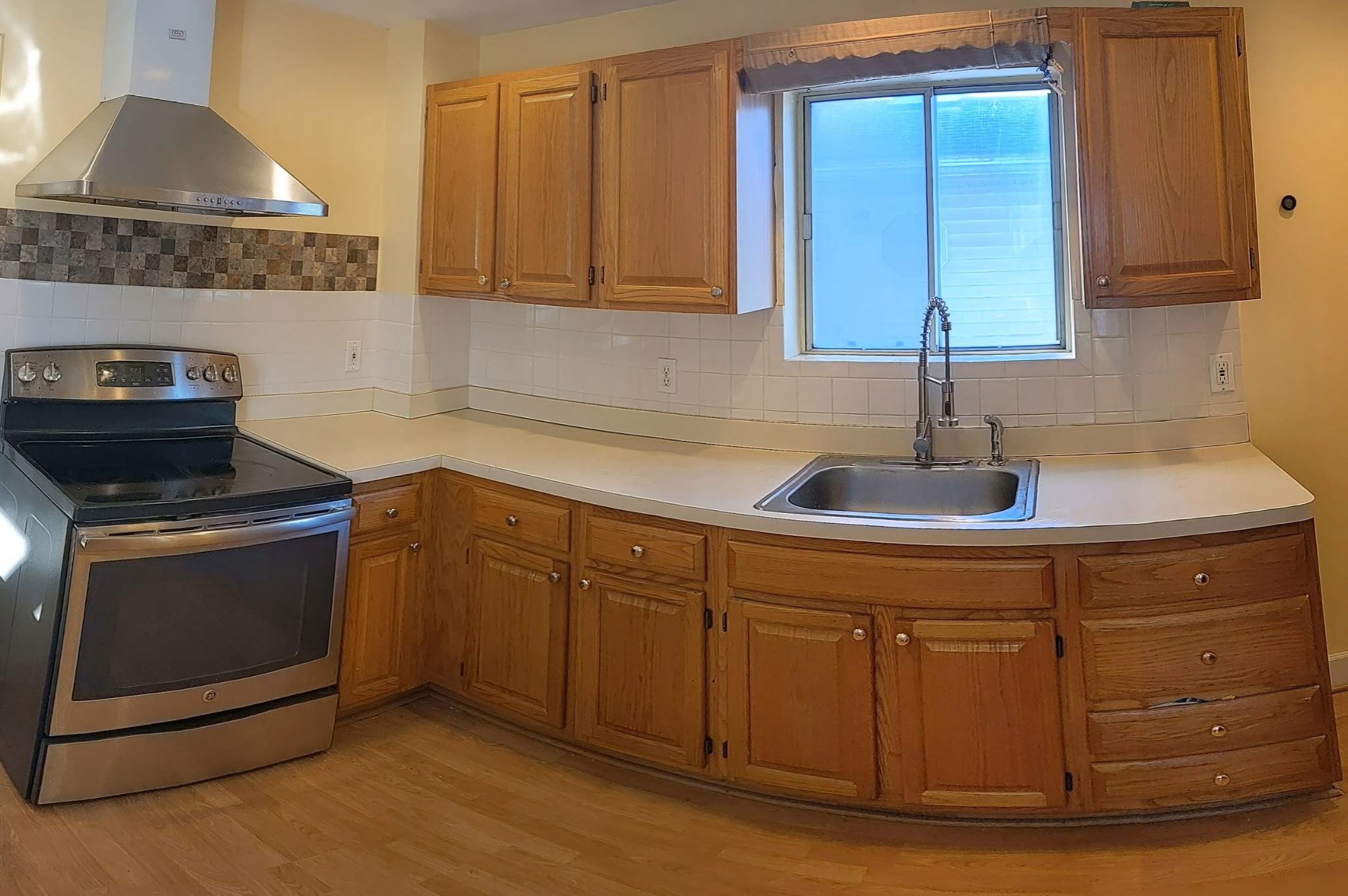 Building Photo - 27 Underwood St