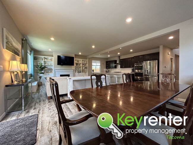 Building Photo - Spacious 5-Bed 3-Bath Home in Prime Northe...
