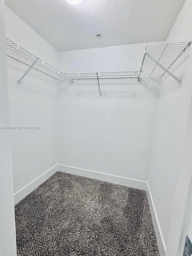 Building Photo - 131 SW 117th Ave