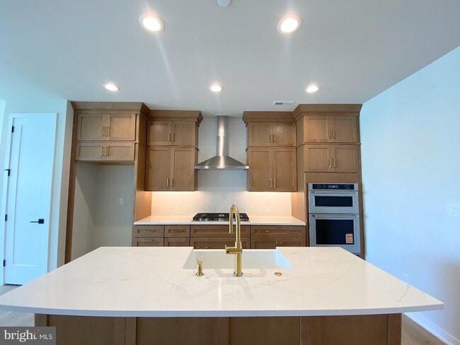 Building Photo - 408 HARTNUP St