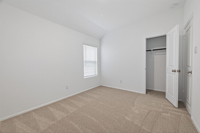 Building Photo - 3808 Moss Hl Rd