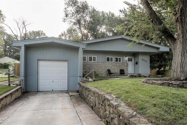 Primary Photo - 5041 N Garfield Ave