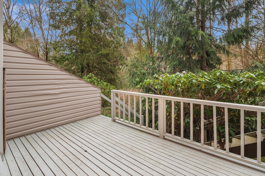 Deck at 1st floor - 19805 15th Ave NE