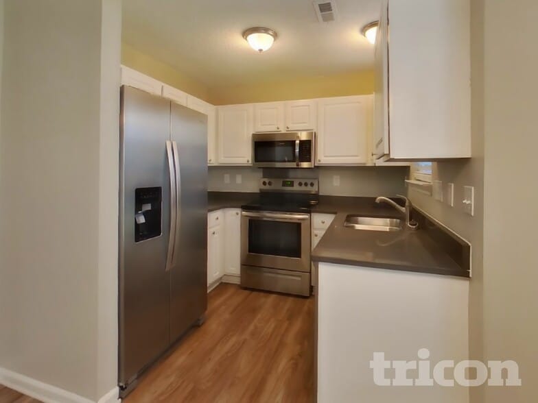 Building Photo - 5017 Gibbons Link Rd