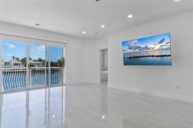 Building Photo - 21301 NE 38th Ave