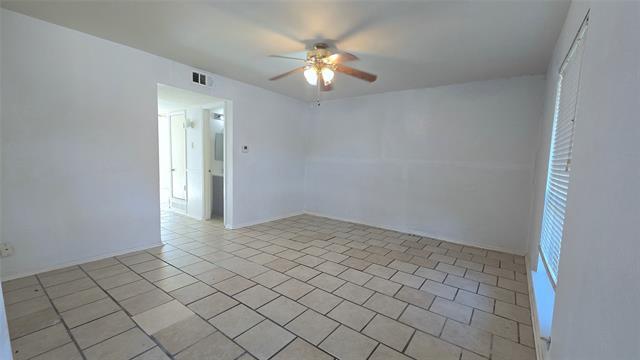 Building Photo - 620 Royal Crest Dr