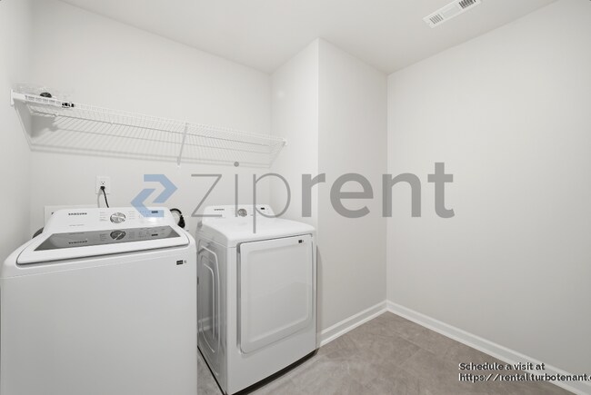 Building Photo - 2438 Bayberry St