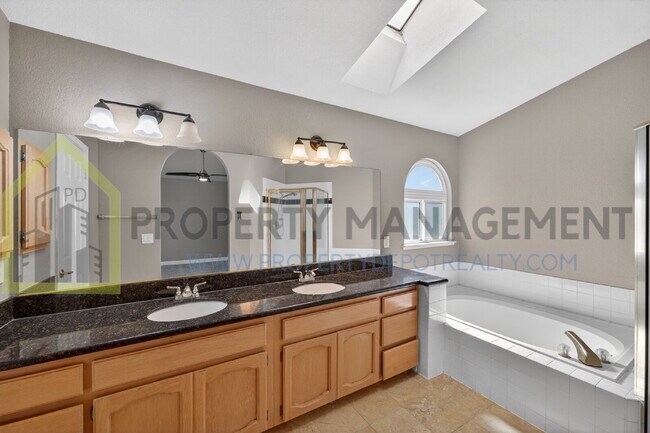 Building Photo - Spacious 3-Bedroom, 3-Bath Home Available