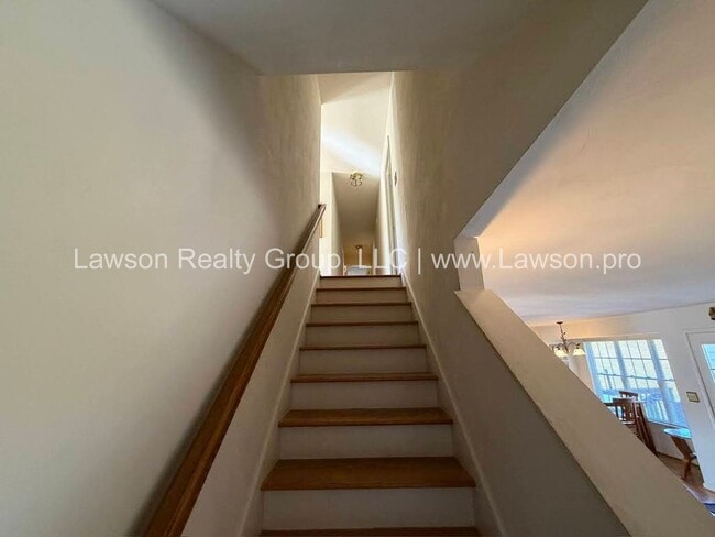 Building Photo - Gorgeous Classic Cave Spring Colonial in S...