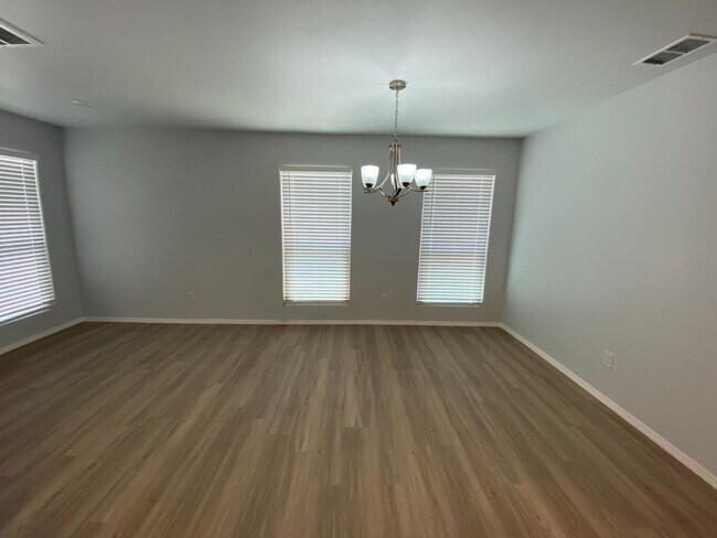 Building Photo - New 3/2/2 Duplex in Northwest Lubbock