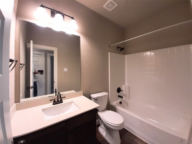 Building Photo - 25132 Pacific Wren Dr