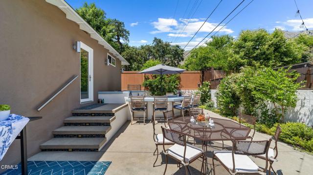 Building Photo - 2030 N Altadena Dr