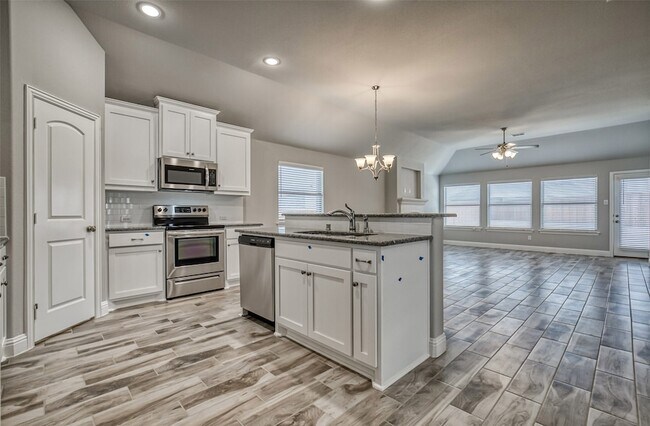 Building Photo - 207 Gardenia Dr