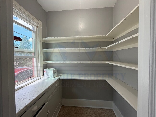 Building Photo - 1 bedroom near Downtown