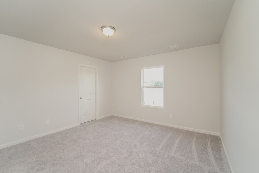 Building Photo - 671 Farmstead Trail