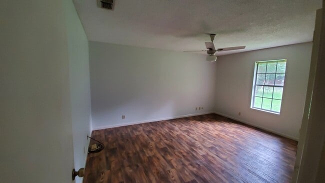 Building Photo - 309 Woodhaven Dr