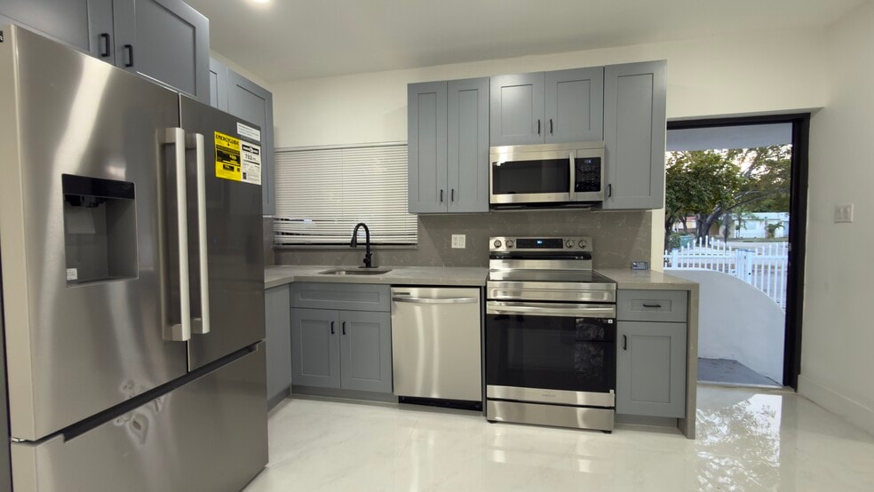 Building Photo - 4717 NW 11th Ave