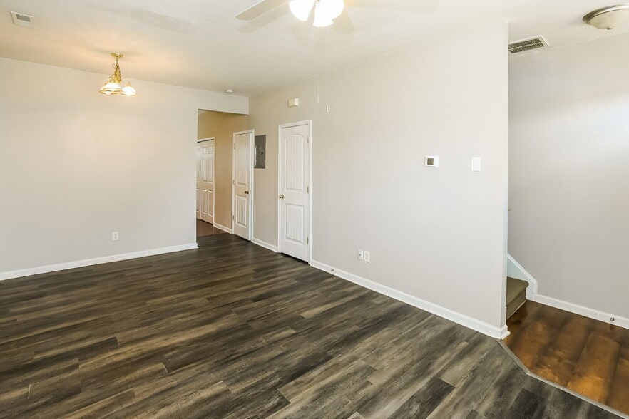 Building Photo - 3019 Nevin Pl Dr