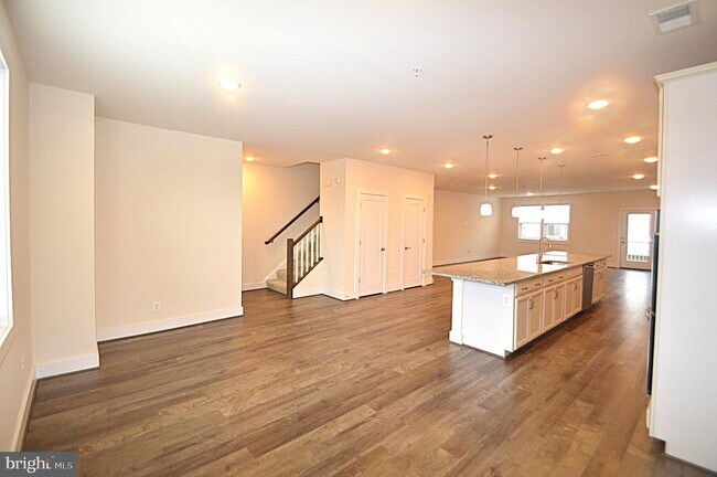 Building Photo - 44878 Tiverton Sq