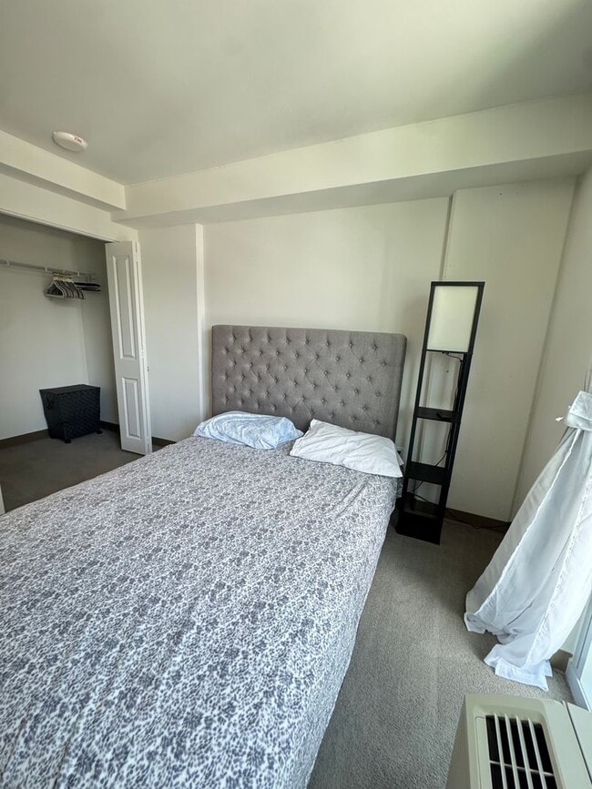 Building Photo - Partially Furnished 1 bed, 1 bath with 1 reserved covered parking @ Ke Kilohana