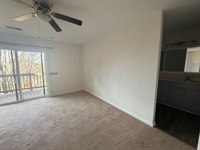 Building Photo - 114 Harvest Dr