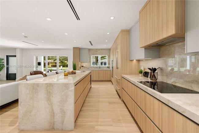 Building Photo - 6011 Maynada St