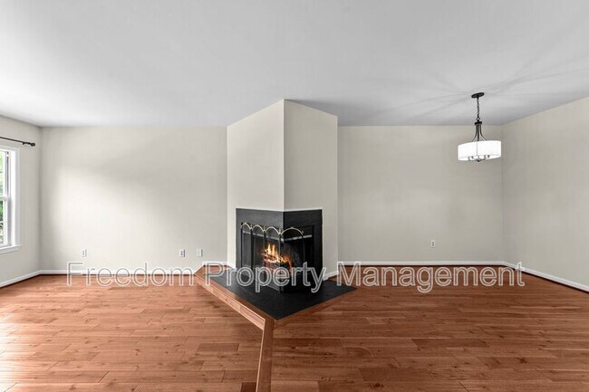 Building Photo - 8644 Sanderling Dr