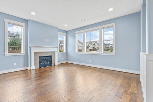 Building Photo - Bright & Beautiful Home in Bethany Creek Falls - 4 Bedroom/2.5 bath
