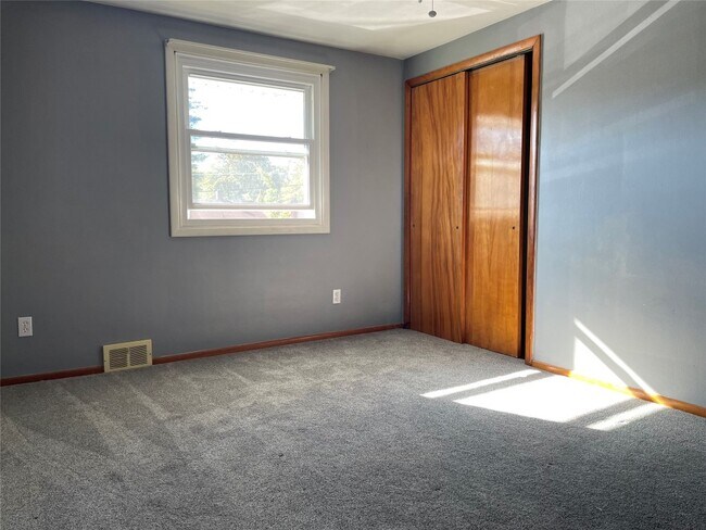 Building Photo - 524 Winston Dr
