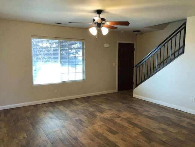 Building Photo - Cedar Park Townhomes