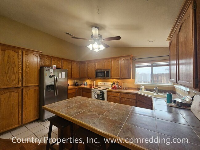 Building Photo - Spacious 4-Bedroom Home in Mary Lake Neighborhood Available January 15th!