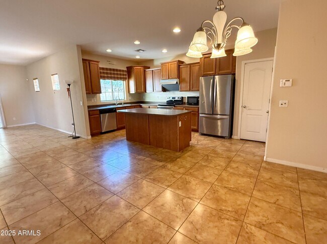 Building Photo - 7911 S 50th Ln