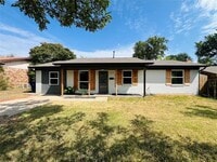 Building Photo - 1621 Running River Rd