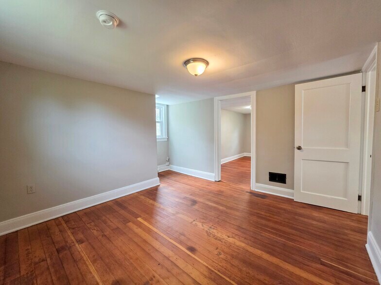 Building Photo - 607 Beaver Valley Pike