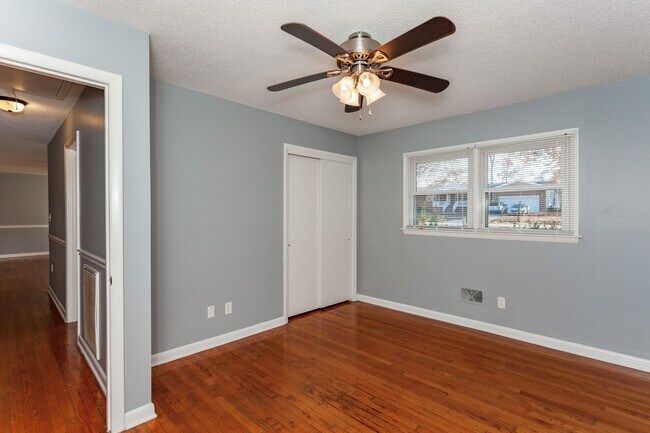 Building Photo - 3405 Melrose Dr