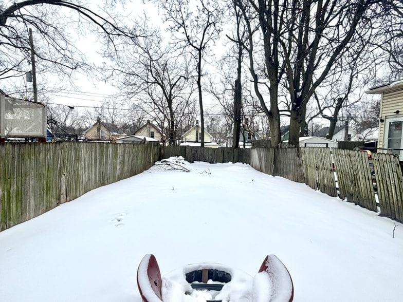 Building Photo - 1763 Giant St