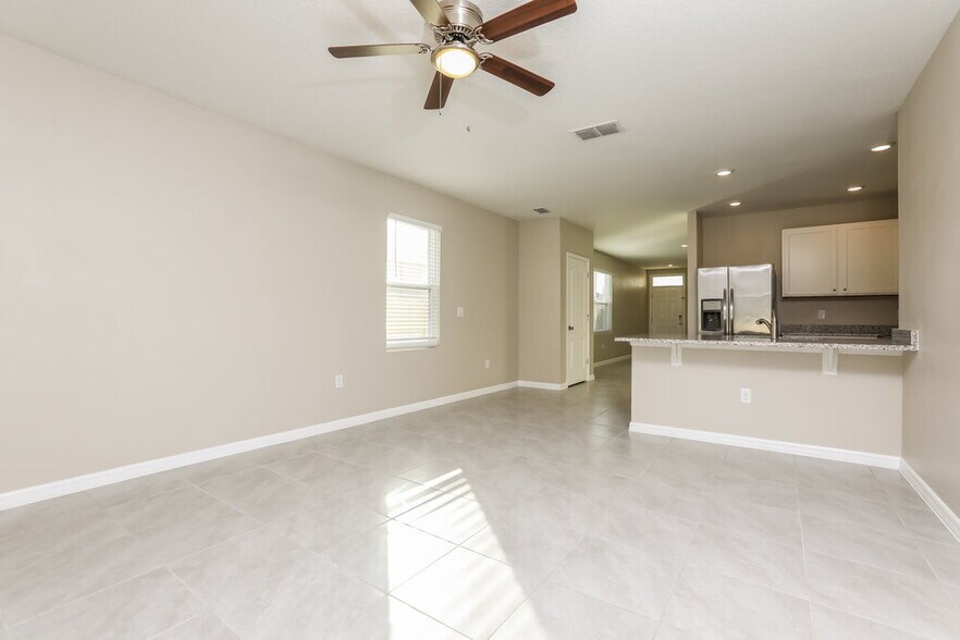 Building Photo - 3928 Silverstream Terrace