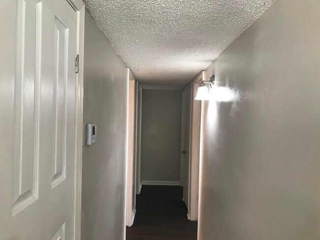 Building Photo - 48 S Bristol Rd