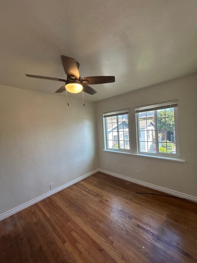 Building Photo - Bankers Hill One Bedroom