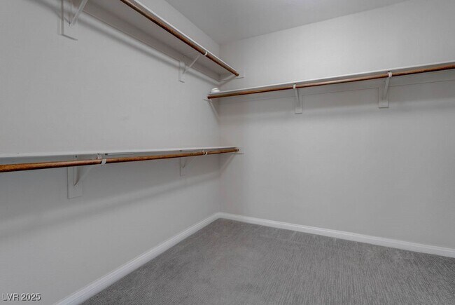 Building Photo - 12847 Slipknot St