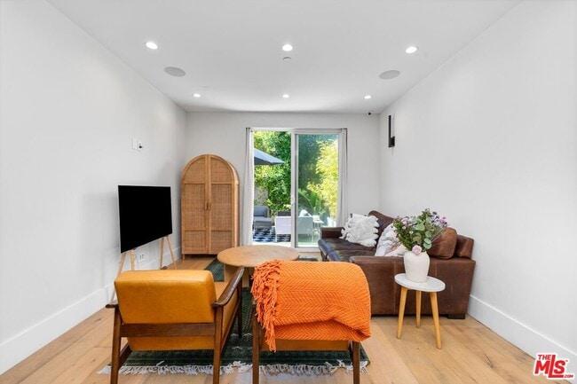 Building Photo - 656 California Ave