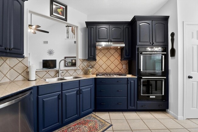 Building Photo - 1607 Gracy Farms Ln