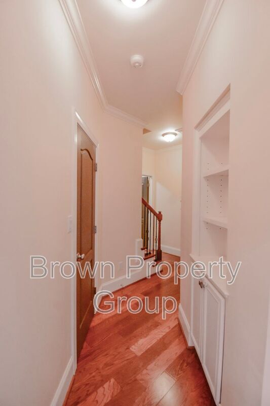 Building Photo - 4025 Fallberry Dr