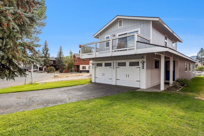 Primary Photo - 464 Christie Dr