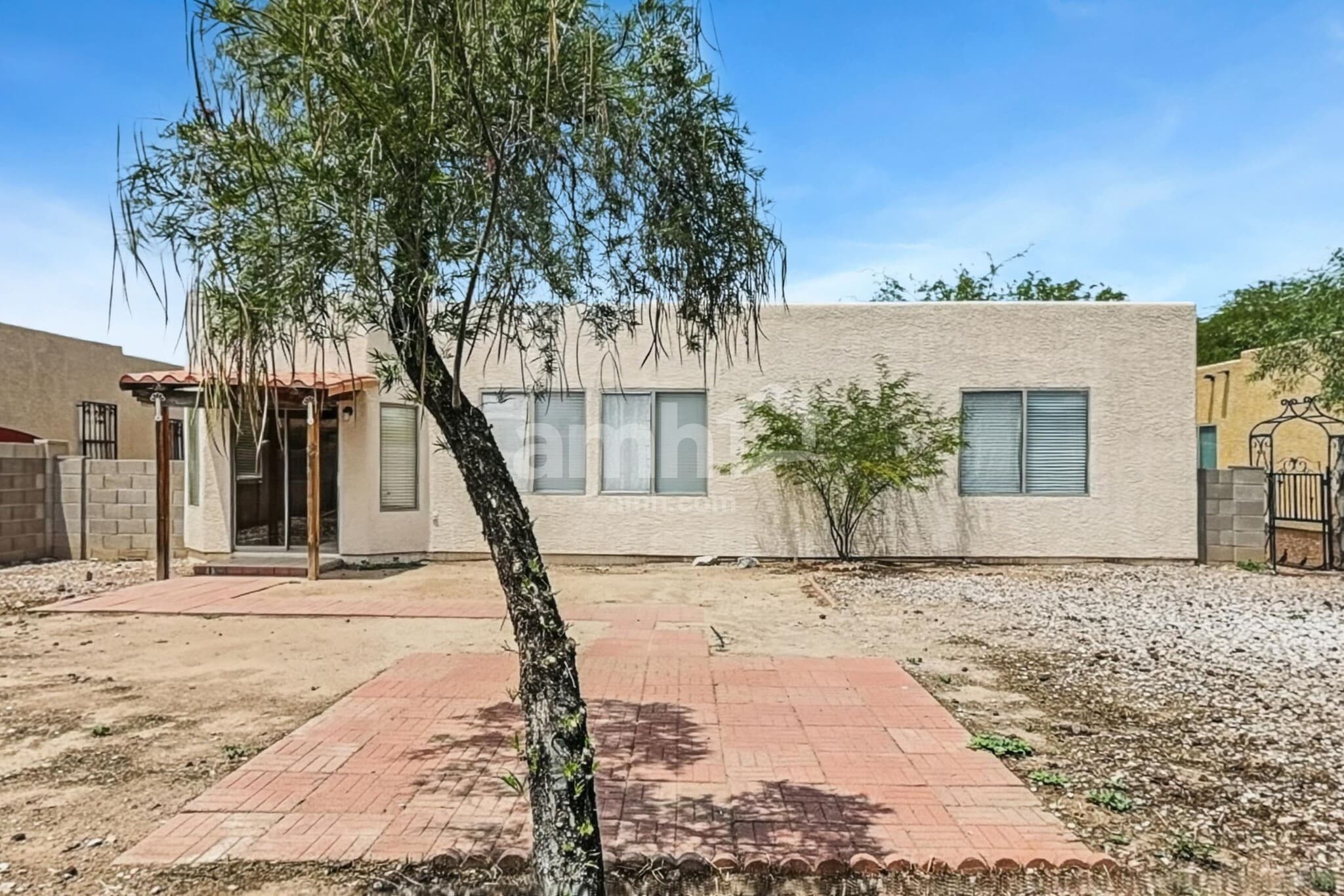 Building Photo - 1513 W Islington Ave